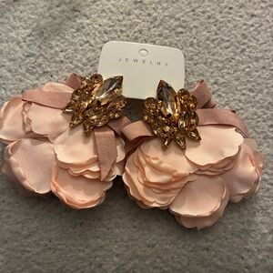 NWT oversized peach/pink statement earrings